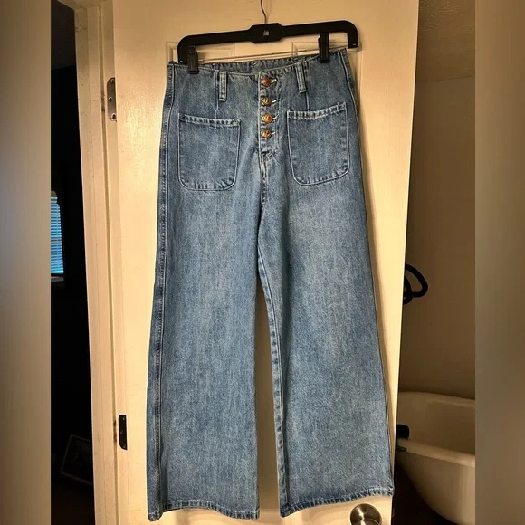 Goodnight Macaroon Kendra' Wide-Leg Cropped Denim Jeans - Picture 2 of 9